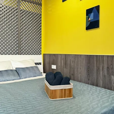Lliri 32 Apartment *